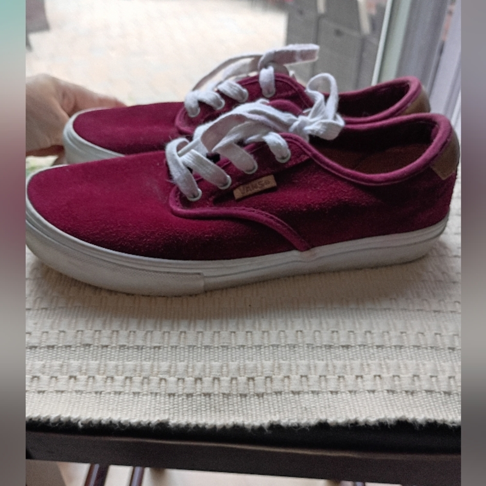 Vans Women's Maroon Canvas Sneakers.Very Good Condition.
